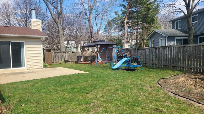 Building Photo - 4451 Olmstead Dr
