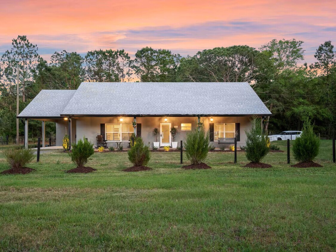 Foto principal - 5660 Deer Path Ln