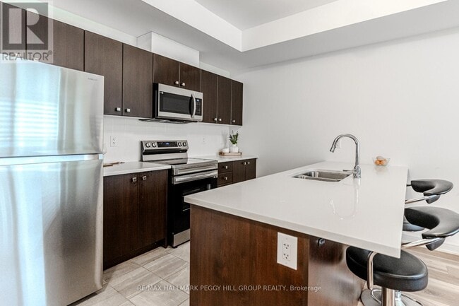 Building Photo - 9 Red Maple Ln