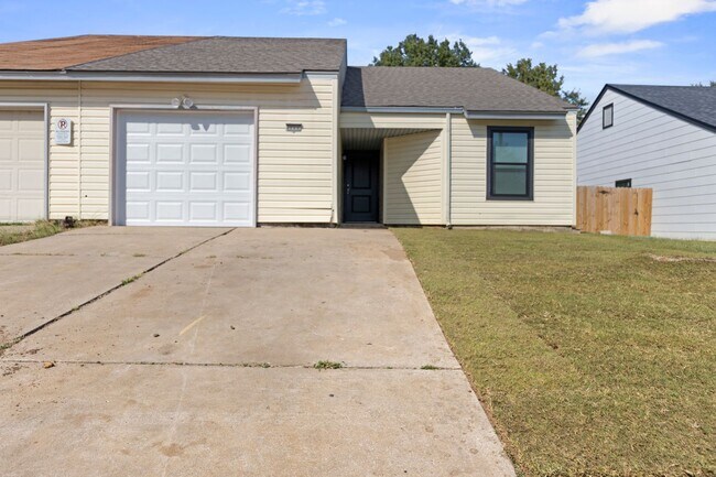 Foto del edificio - Fully Renovated 3 Bedroom Duplex in the heart of Broken Arrow