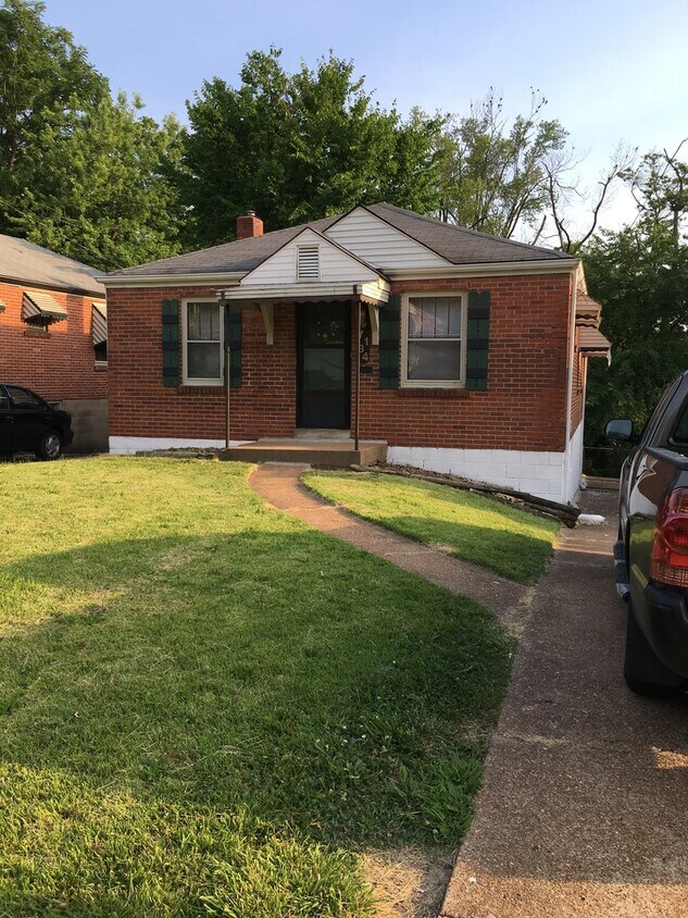 Foto principal - $1195.00 / 2br - 2 Bedroom Home in Jennings