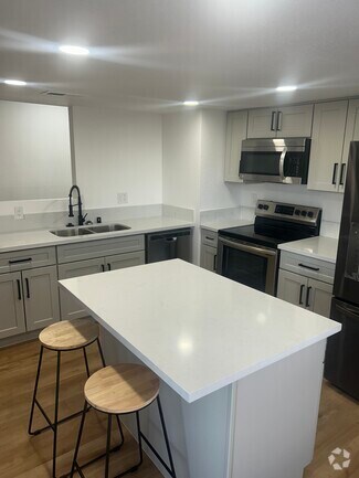 Building Photo - 3790 Shirebrook Dr