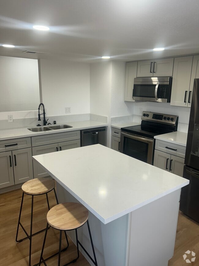 Building Photo - 3790 Shirebrook Dr