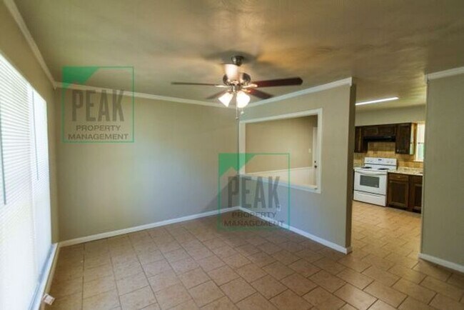 Building Photo - Hot Summer Move-In Special