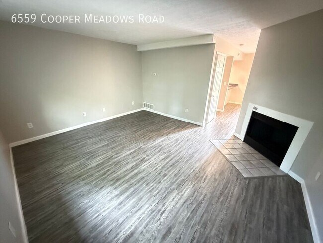 Foto del edificio - 6559 Cooper Meadows Rd