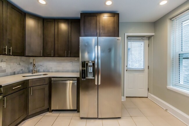 Building Photo - Stonehurst Apartments