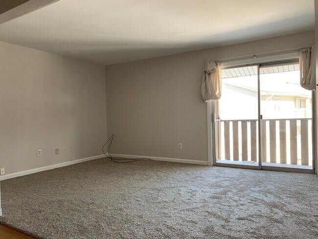 Living room - 8727 Candlewood Trail