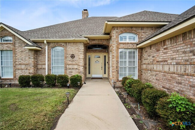 Foto del edificio - 5834 Greenforest Cir