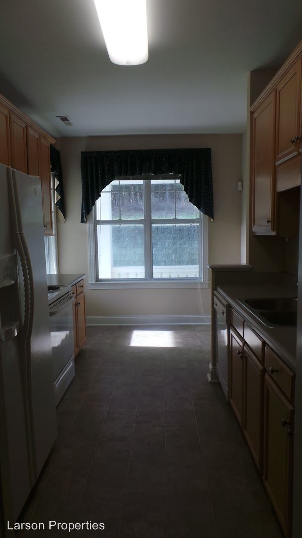 Foto del edificio - 663 Boone Station Dr