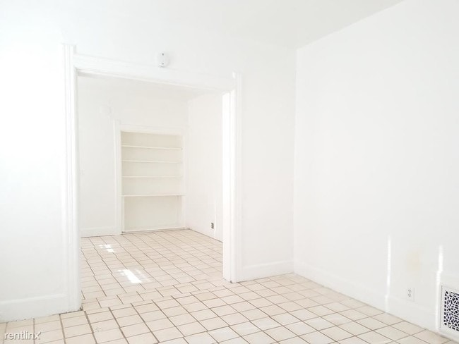 Building Photo - 3 br, 1 bath Apartment - 727 S 9th Street