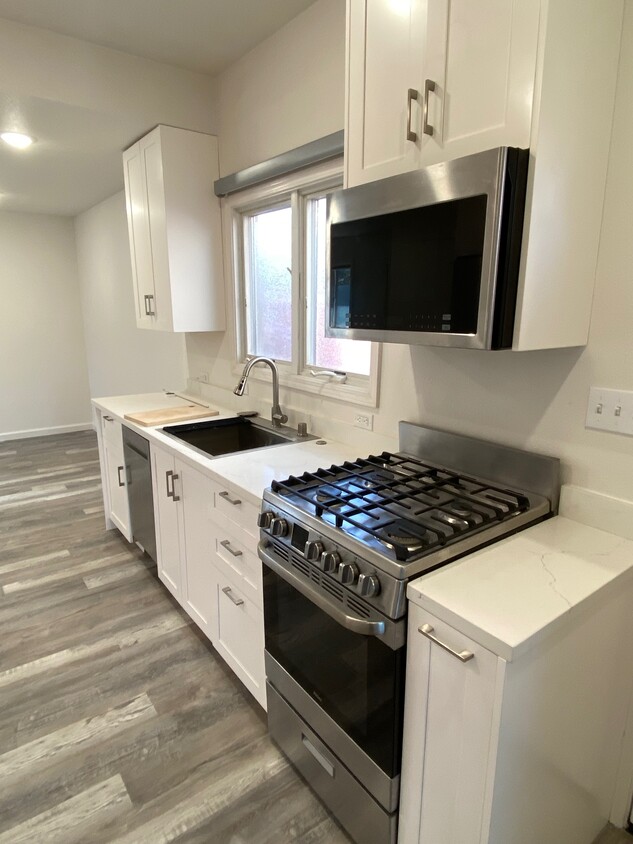 963 10th St, Oakland, CA 94607 House Rental in Oakland, CA