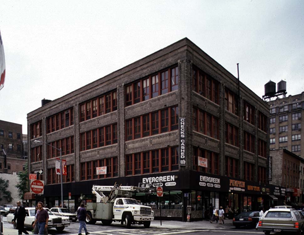 Building Photo - 100 Willoughby St