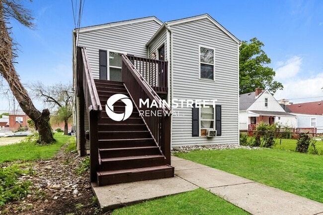 Building Photo - 3 Bedroom Pet-Friendly Home in Louisville, KY with Main Street Renewal