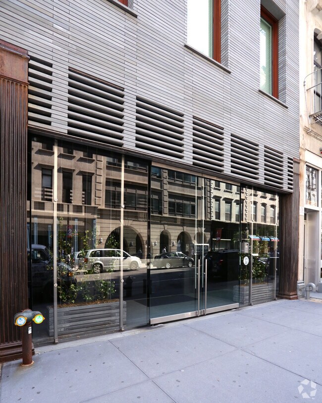 Foto del edificio - 24-26 Warren St