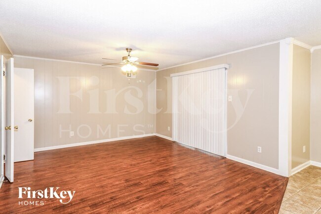 Foto del edificio - 6358 Falmouth Rd