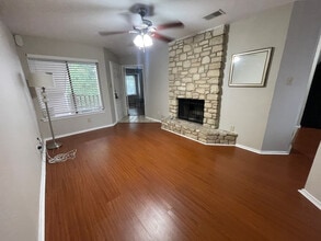 Building Photo - Room in Condo on Timber Ridge Rd