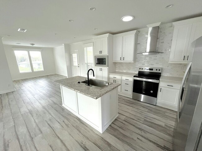 Building Photo - 5364 Bahia Wy