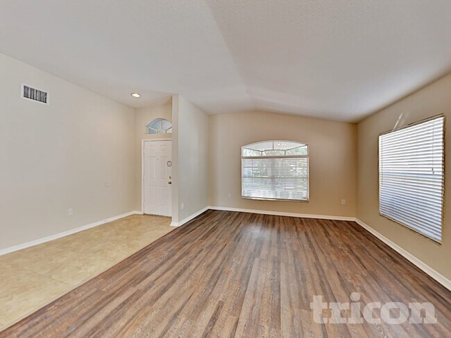 Foto del edificio - 1926 Sean Wood Cir