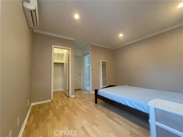 Building Photo - 254 S Grand Oaks Ave
