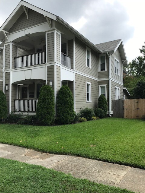 Exterior del edificio - 1019 Woodrow Ave