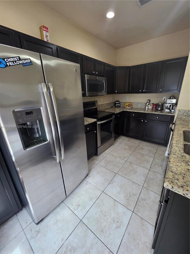Building Photo - 9424 SW 171st Pl