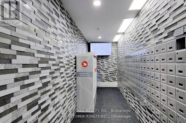 Building Photo - 1338 York Mills Rd