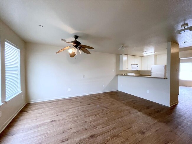 Building Photo - 4905 Airline Dr