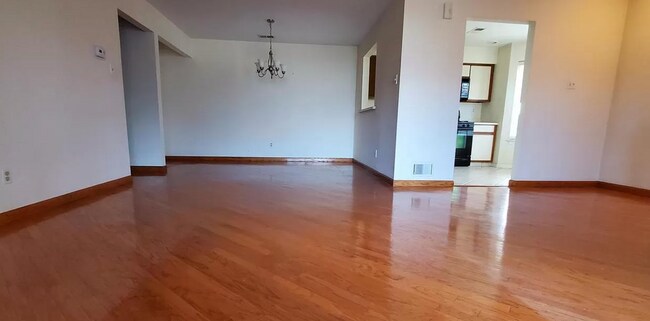 Building Photo - 1507 Hopkins Ct