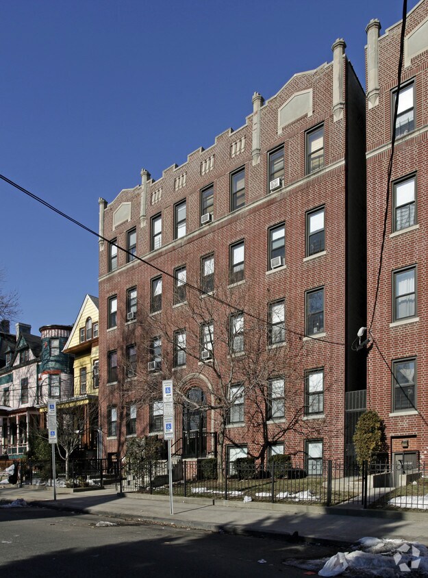 Primary Photo - 462-478 Bramhall Ave