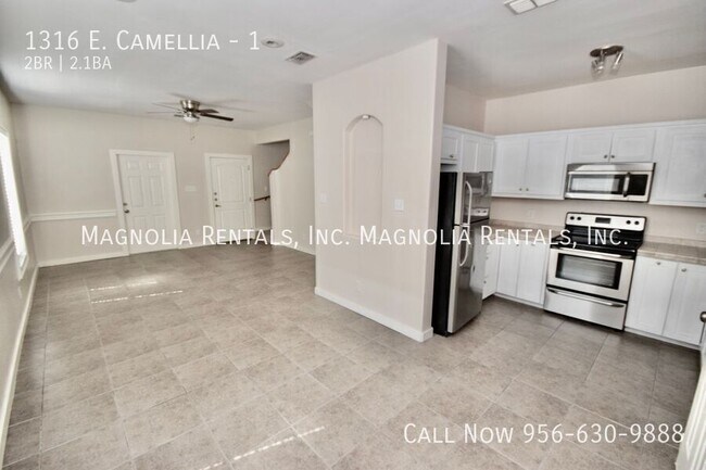 Building Photo - 1316 E Camellia Ave