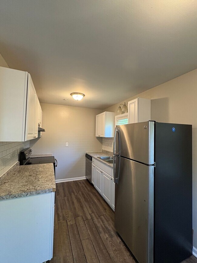 Building Photo - Well-Located 3 Bed, 1 Bath Home in Convenient Independence Neighborhood