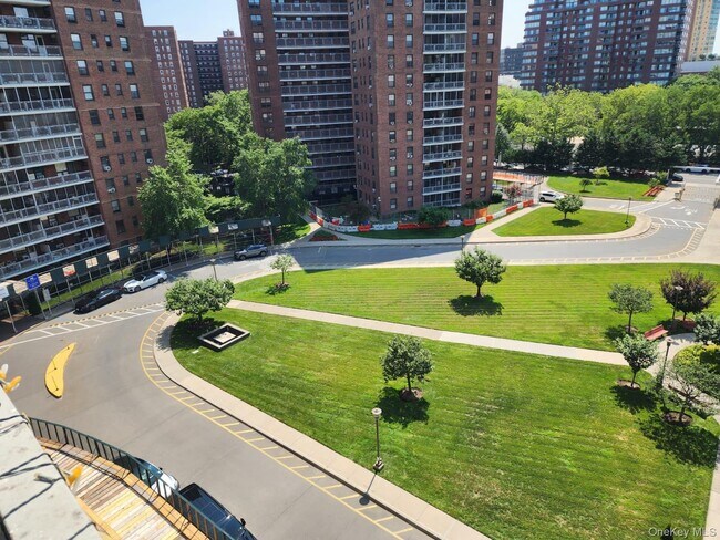 Foto del edificio - 61-35 98th St