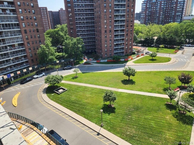 Building Photo - 61-35 98th St