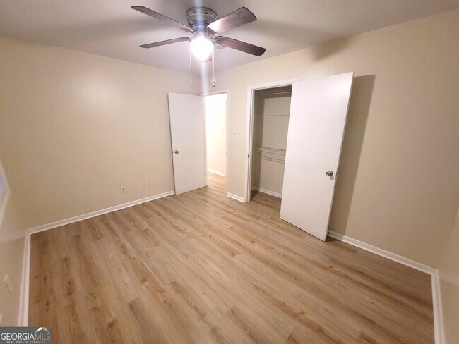 Foto del edificio - 421 Willow Ave