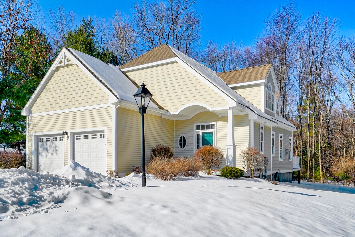 Primary Photo - 9 Metea Ln