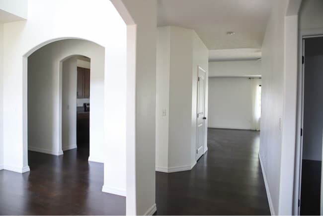 Building Photo - 108 Deer Run