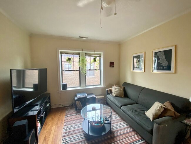 Building Photo - 4816 N Hermitage Ave