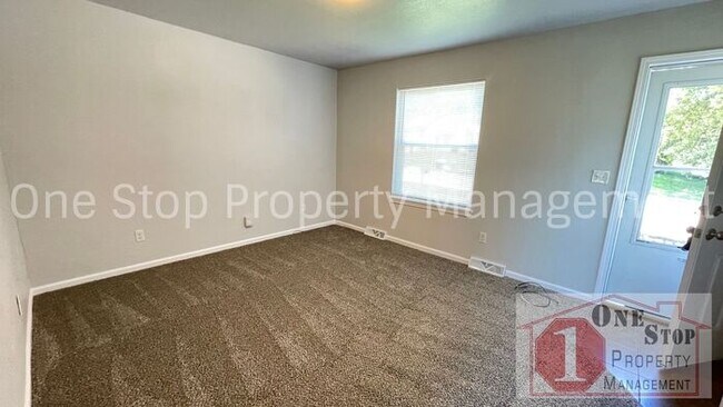 Building Photo - Charming 3-bedroom, 1-bathroom in Independ...