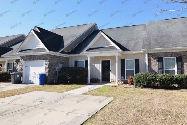 Building Photo - $1,350 - 2 Bed/2 Bath House for rent in Gr...