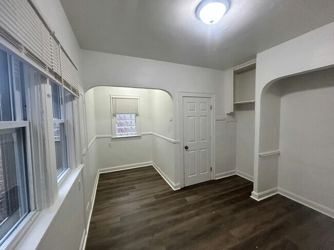Foto del edificio - 18095 Goulburn Ave