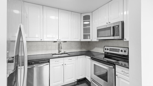 Foto del edificio - 6509 Liberty Ave