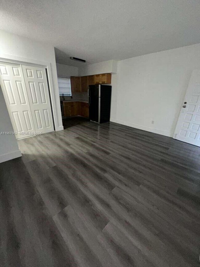 Foto del edificio - 2617 NW 23rd Ave