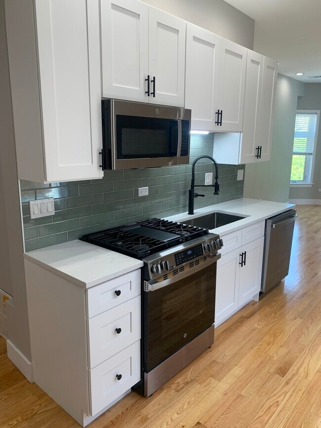 Building Photo - 1303 W Flournoy St
