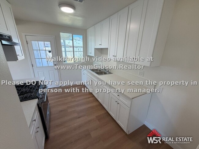 Building Photo - 3 Bedroom - 1 1/2 Bathroom Home on a Large Lot