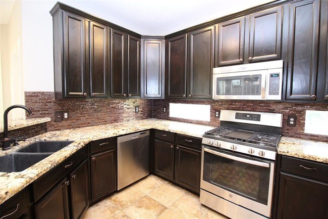 Building Photo - 4111 Ridgepoint Dr