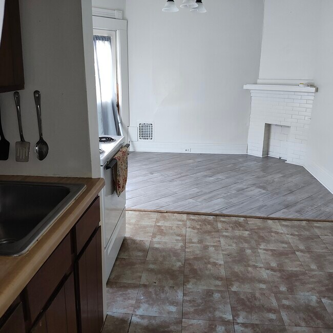 Foto del edificio - 535 W 8th St