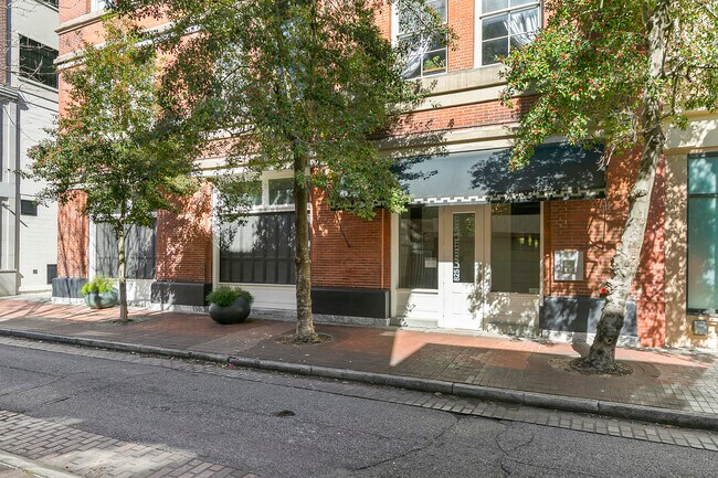 Building Photo - 825 Lafayette St
