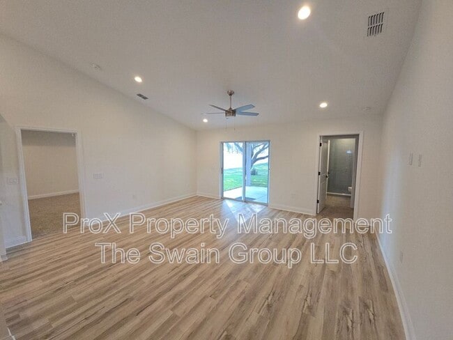 Foto del edificio - 803 Allison Pl