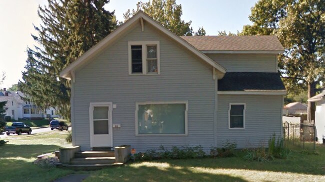 Building Photo - 910 Calvert