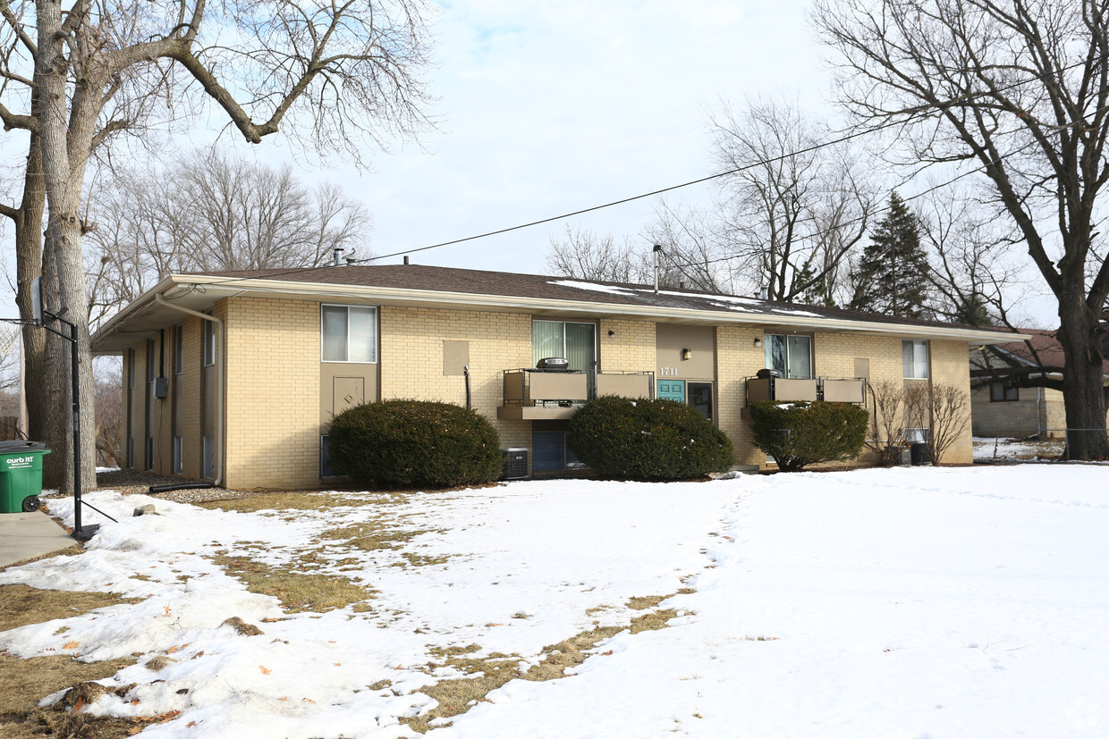 Building Photo - 1711 NW 85th St